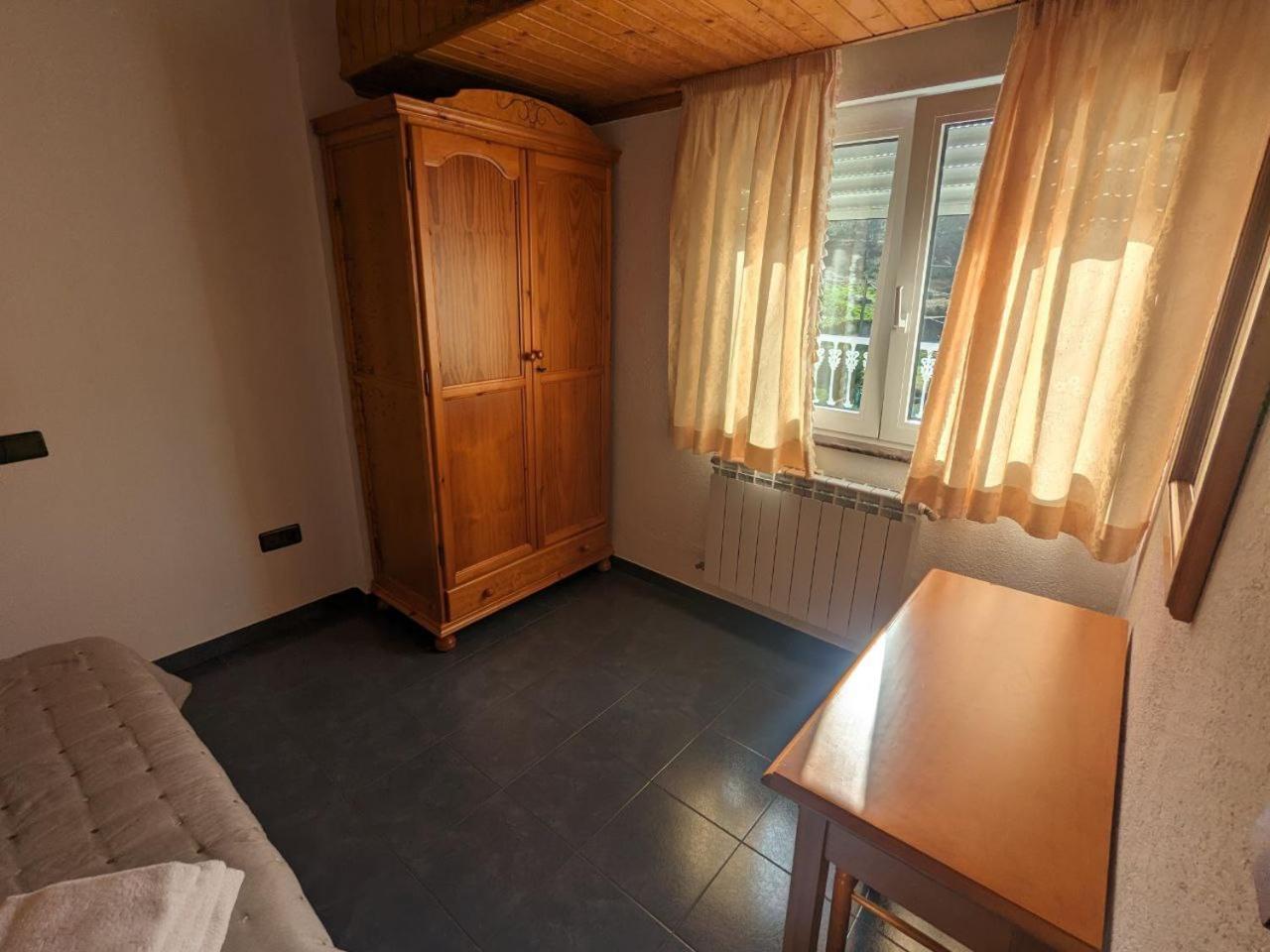 Vivienda Turistica Vacacional Maricarmen Hotel Arou Bagian luar foto
