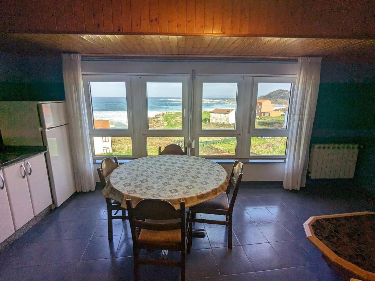 Vivienda Turistica Vacacional Maricarmen Hotel Arou Bagian luar foto