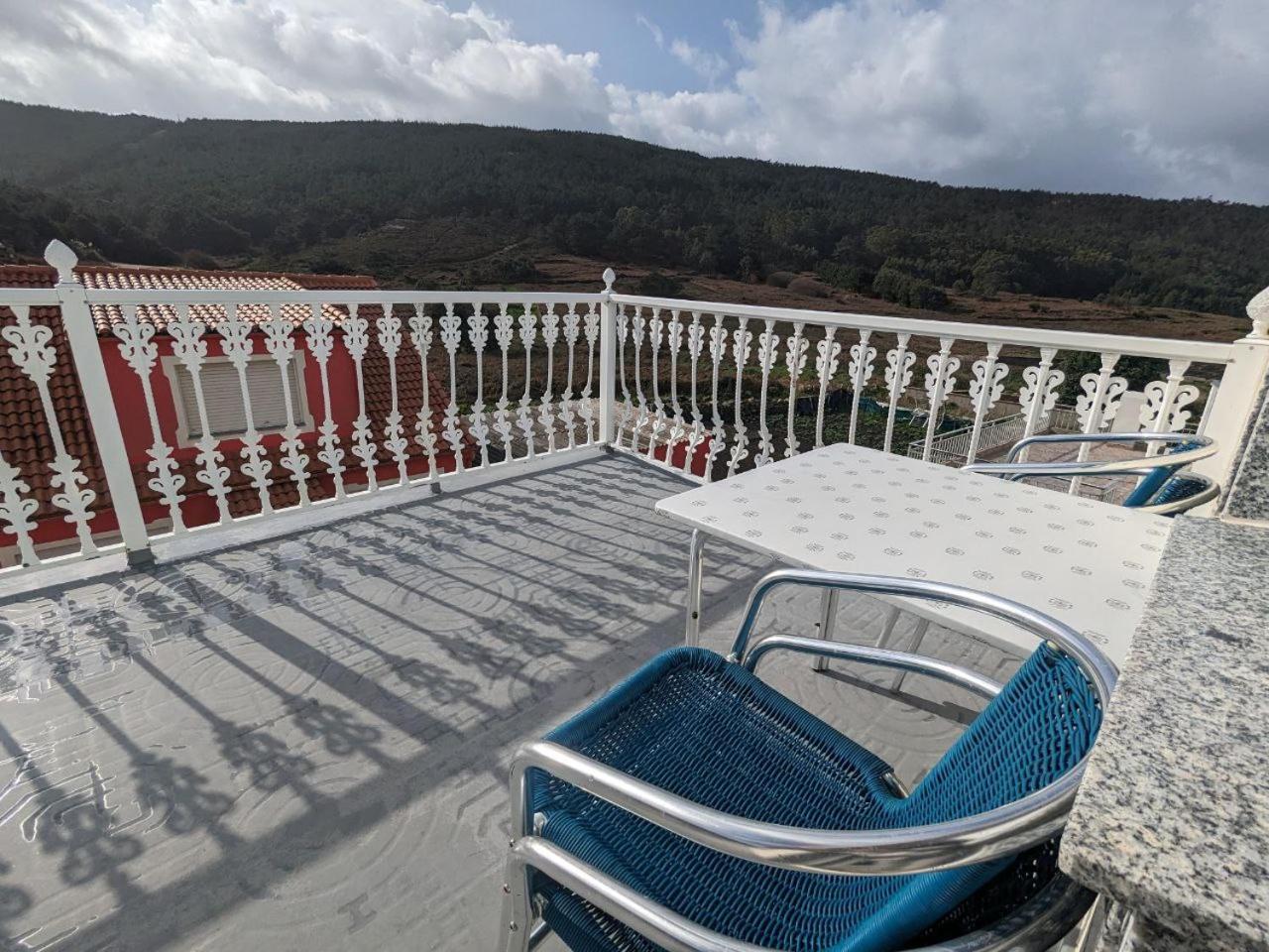 Vivienda Turistica Vacacional Maricarmen Hotel Arou Bagian luar foto