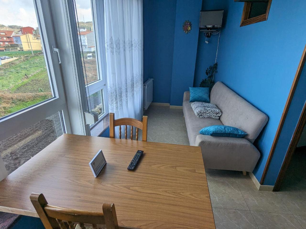 Vivienda Turistica Vacacional Maricarmen Hotel Arou Bagian luar foto
