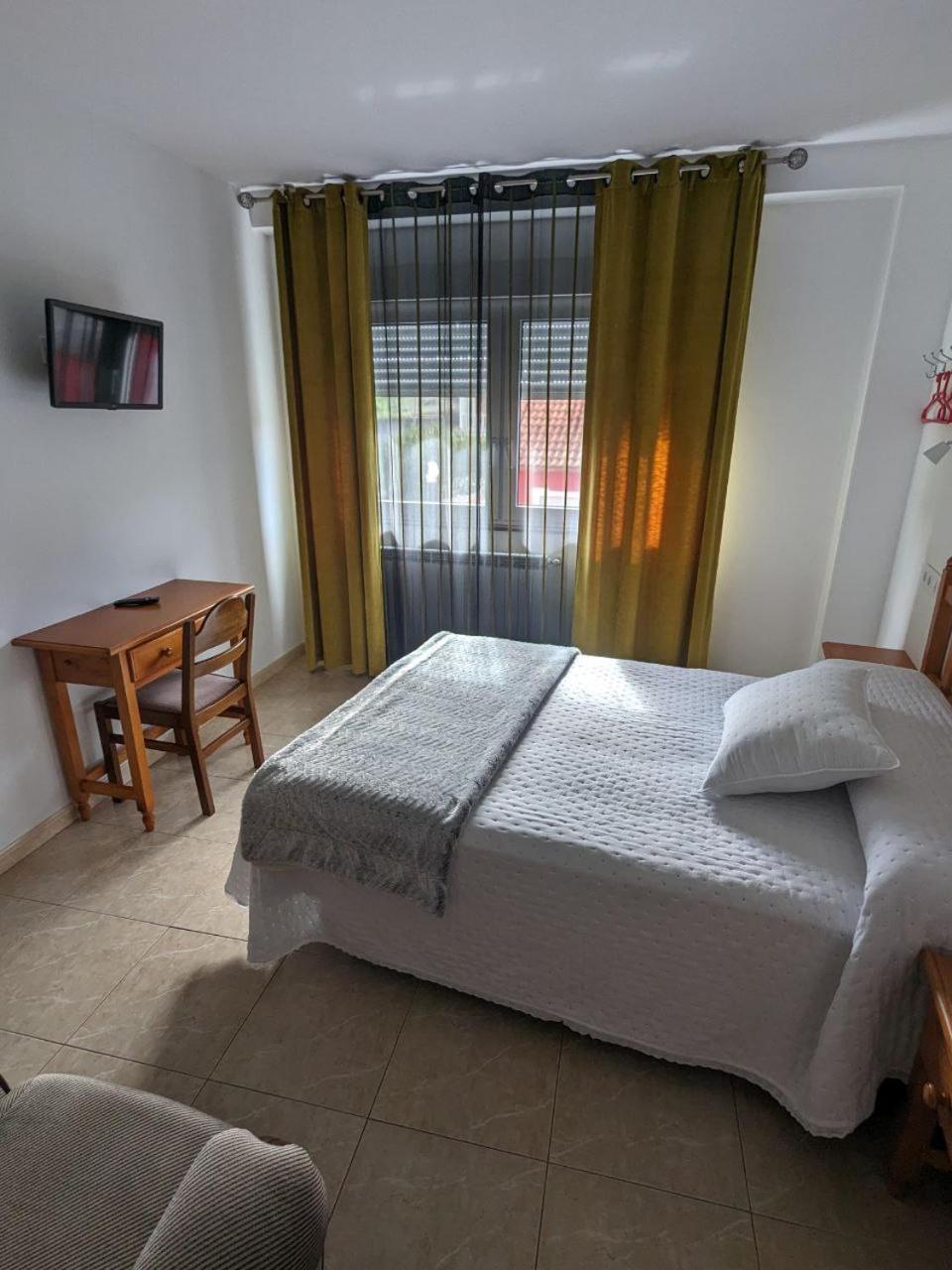 Vivienda Turistica Vacacional Maricarmen Hotel Arou Bagian luar foto
