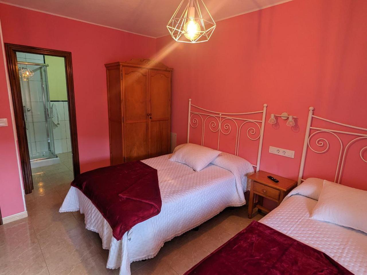 Vivienda Turistica Vacacional Maricarmen Hotel Arou Bagian luar foto