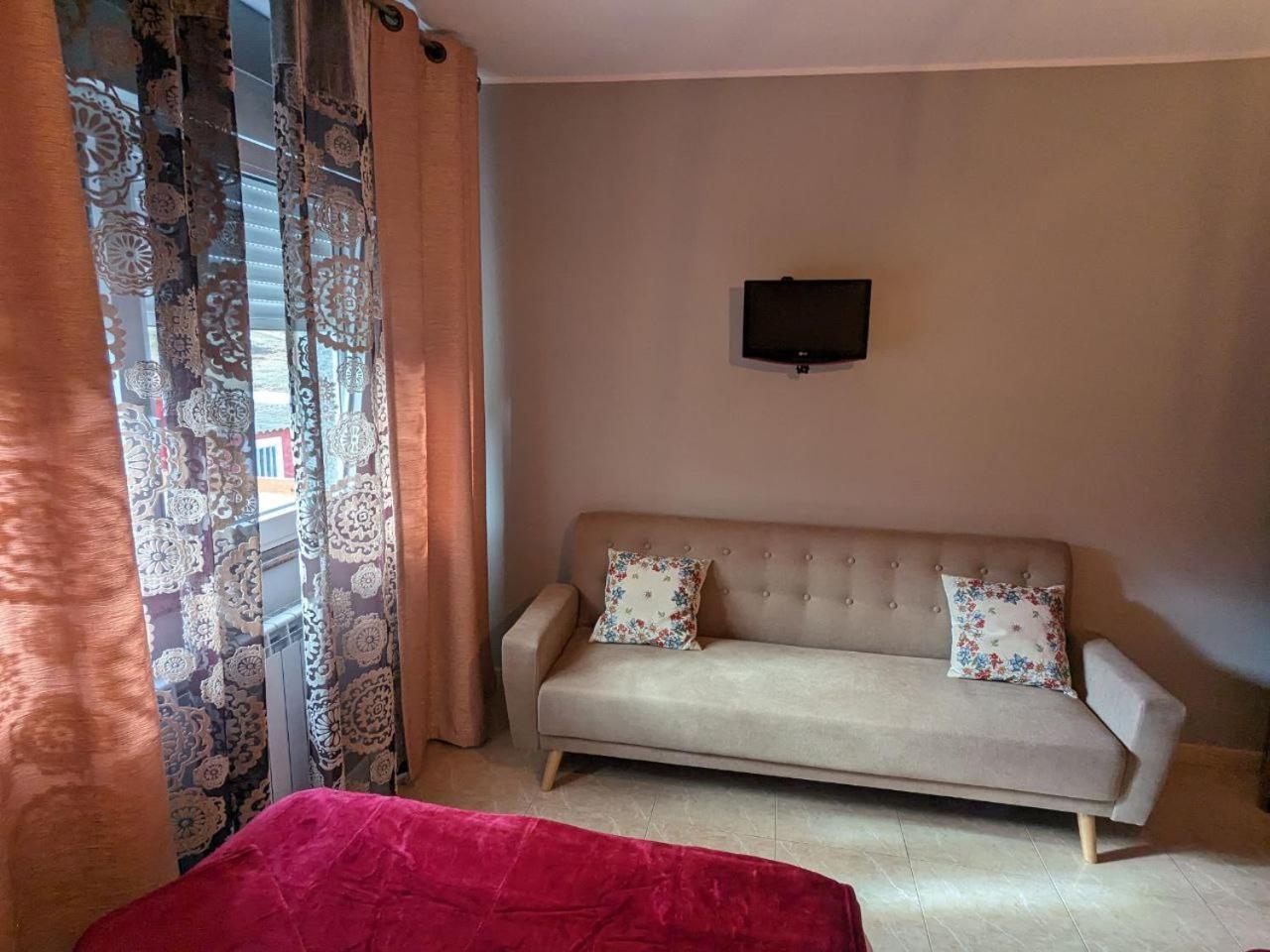 Vivienda Turistica Vacacional Maricarmen Hotel Arou Bagian luar foto