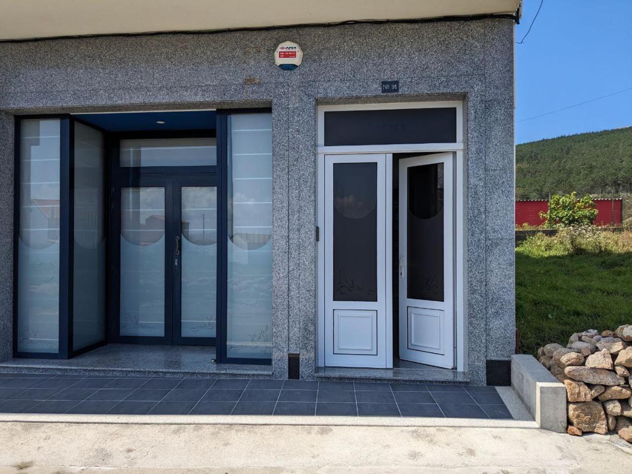 Vivienda Turistica Vacacional Maricarmen Hotel Arou Bagian luar foto